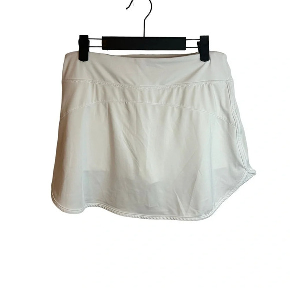 BCG WOMENS WHITE TENNIS SKORT - Picture 2 of 4